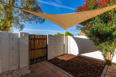 1014 E Diamond Dr, Tempe, AZ 85283 photo 16