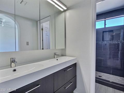 1025 E Highland Ave #36, Phoenix, AZ 85014 photo 14