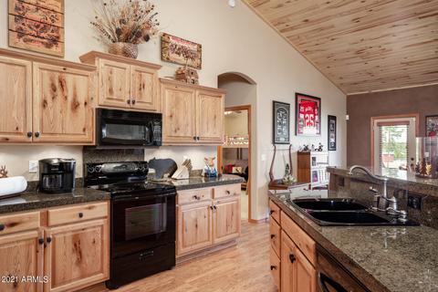2242 Kodiak Cir, Overgaard, AZ 85933 photo 6