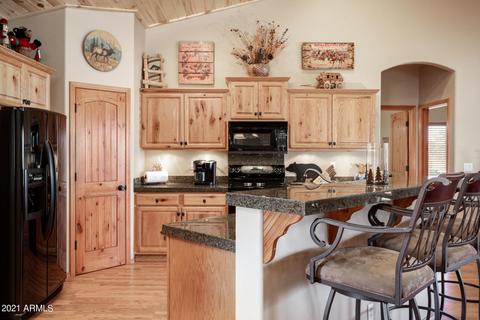 2242 Kodiak Cir, Overgaard, AZ 85933 photo 5