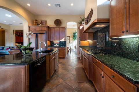 8044 E Teton Cir, Mesa, AZ 85207 photo 3