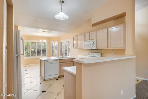 2551 E Taro Ln, Phoenix, AZ 85050 photo 6
