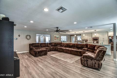 301 N 57th Pl, Mesa, AZ 85205 photo 3