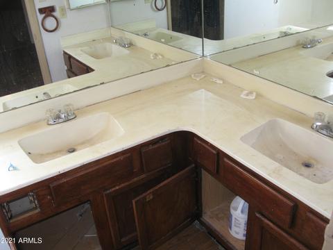8035 W Mackenzie Dr, Phoenix, AZ 85033 photo 20