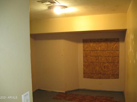 8035 W Mackenzie Dr, Phoenix, AZ 85033 photo 12