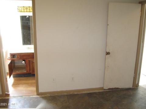8035 W Mackenzie Dr, Phoenix, AZ 85033 photo 18