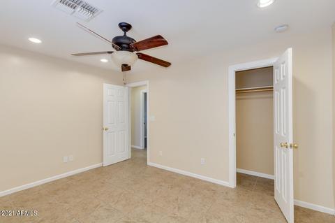 1016 E Desert Ln, Phoenix, AZ 85042 photo 9