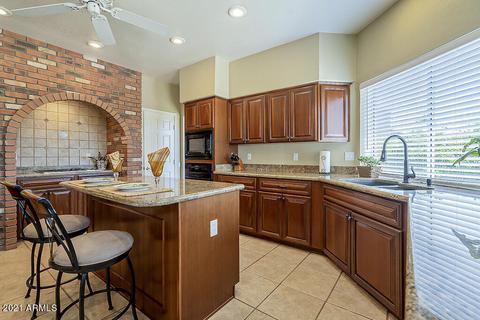 2421 E Desert Willow Dr, Phoenix, AZ 85048 photo 3