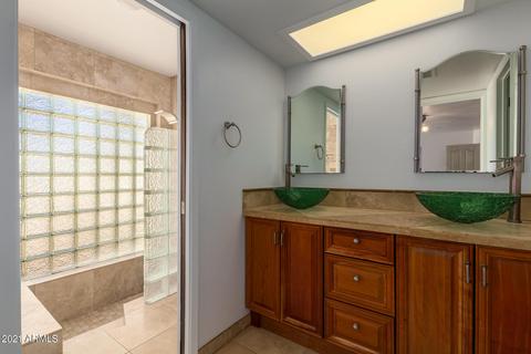 318 E Acapulco Ln, Phoenix, AZ 85022 photo 15