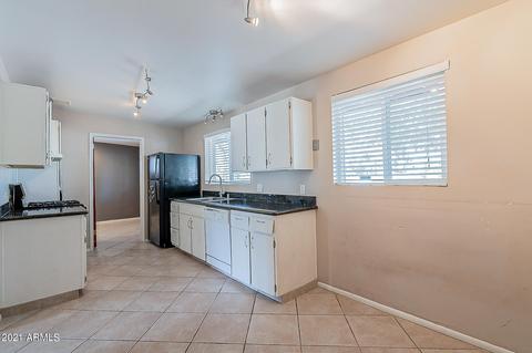 3843 N 49th Pl, Phoenix, AZ 85018 photo 12