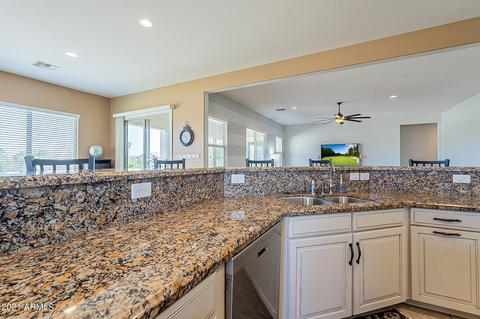 3206 E Ian Dr, Phoenix, AZ 85042 photo 23