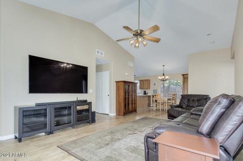 552 E Kyle Ct, Gilbert, AZ 85296 photo 7