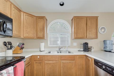 552 E Kyle Ct, Gilbert, AZ 85296 photo 9