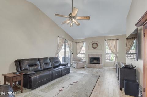 552 E Kyle Ct, Gilbert, AZ 85296 photo 4