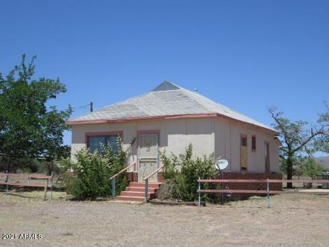 516 E Border Rd, Bisbee, AZ 85603 photo 2