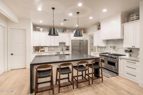 3022 E Robin Ln, Gilbert, AZ 85296 photo 2