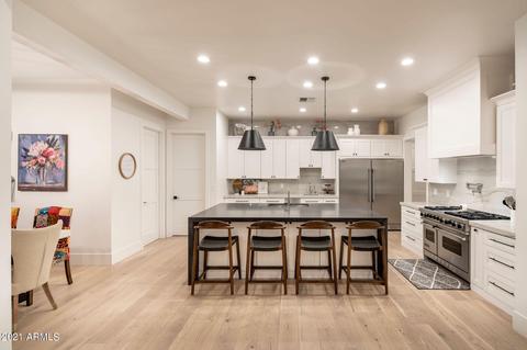 3022 E Robin Ln, Gilbert, AZ 85296 photo 4