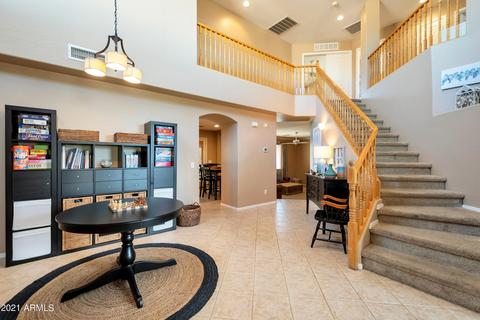 623 E Iris Ct, Gilbert, AZ 85296 photo 4