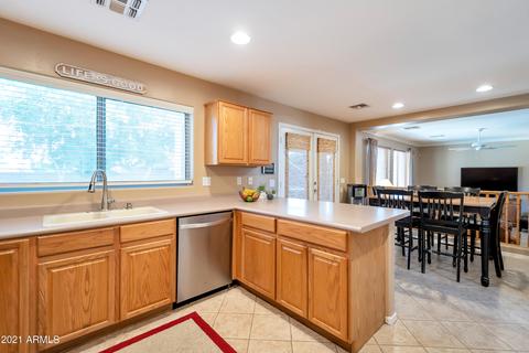 623 E Iris Ct, Gilbert, AZ 85296 photo 7