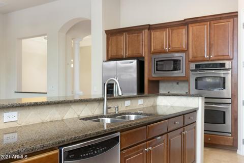 3935 E Daley Ln, Phoenix, AZ 85050 photo 11