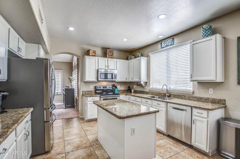715 S Peppertree Dr, Gilbert, AZ 85296 photo 10