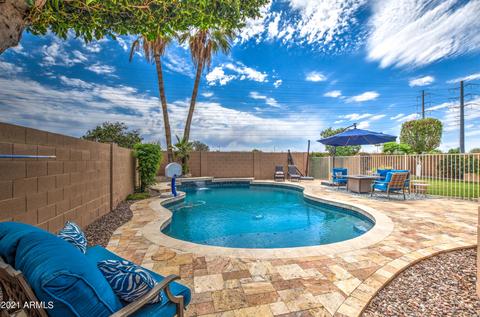 715 S Peppertree Dr, Gilbert, AZ 85296 photo 2