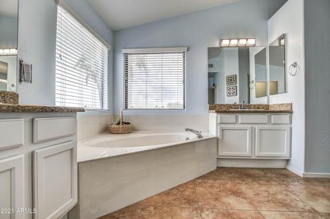 715 S Peppertree Dr, Gilbert, AZ 85296 photo 34