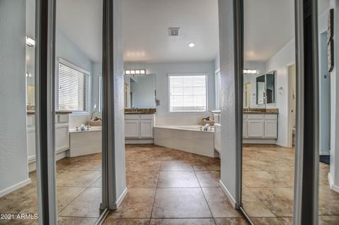 715 S Peppertree Dr, Gilbert, AZ 85296 photo 32