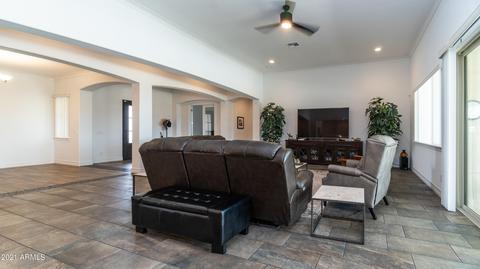 7544 S Peppertree Dr, Gilbert, AZ 85298 photo 5