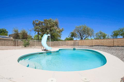 655 S Honeysuckle Ln, Gilbert, AZ 85296 photo 4
