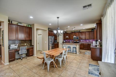 3832 E Amber Ln, Gilbert, AZ 85296 photo 11