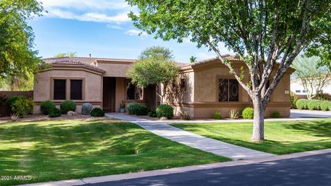 2814 E Desert Ln, Phoenix, AZ 85042 photo 1