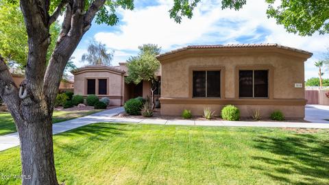 2814 E Desert Ln, Phoenix, AZ 85042 photo 5