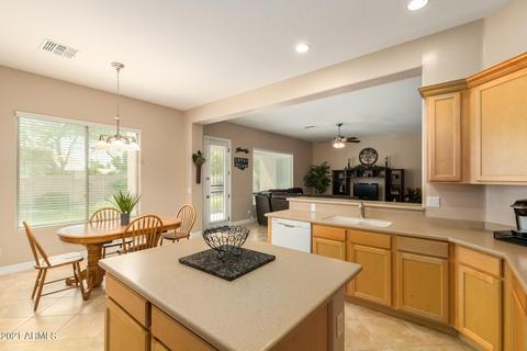 4282 S Summit St, Gilbert, AZ 85297 photo 11