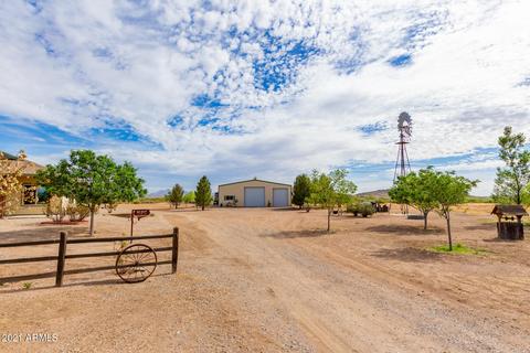 560 E Circle B Rd, Willcox, AZ 85643 photo 1