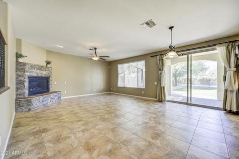 3817 E Matthew Dr E, Phoenix, AZ 85050 photo 9