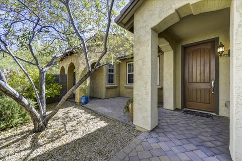 3817 E Matthew Dr E, Phoenix, AZ 85050 photo 4