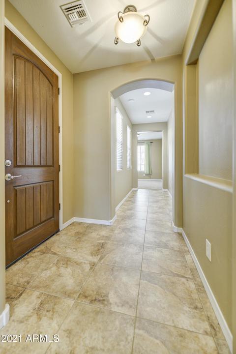 3817 E Matthew Dr E, Phoenix, AZ 85050 photo 5