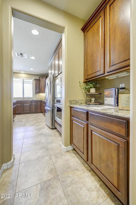 3817 E Matthew Dr E, Phoenix, AZ 85050 photo 12