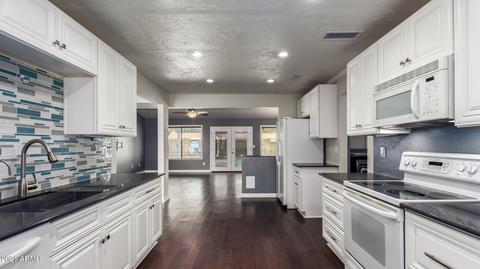 6449 E Ivy St, Mesa, AZ 85205 photo 3