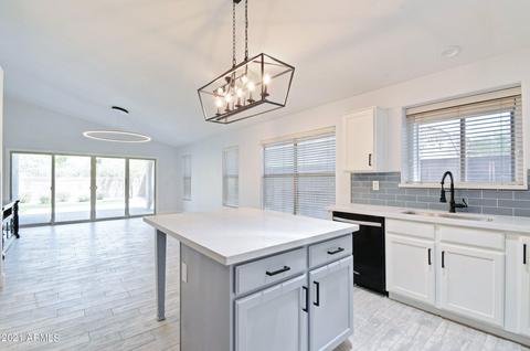 3828 E Irma Ln, Phoenix, AZ 85050 photo 4