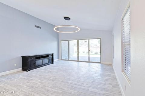 3828 E Irma Ln, Phoenix, AZ 85050 photo 9