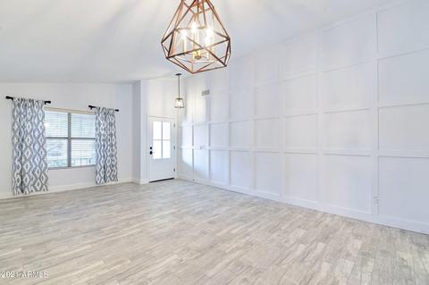 3828 E Irma Ln, Phoenix, AZ 85050 photo 2
