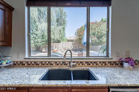 4380 E Lariat Ln, Phoenix, AZ 85050 photo 12