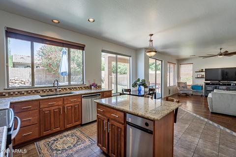 4380 E Lariat Ln, Phoenix, AZ 85050 photo 13