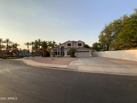 557 W Johnson Dr, Gilbert, AZ 85233 photo 2