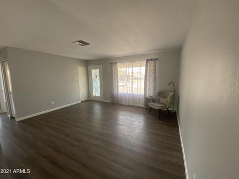 829 E Hillview Cir, Mesa, AZ 85203 photo 4