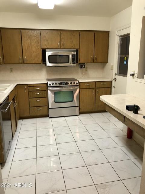 6233 Evergreen St, Mesa, AZ 85205 photo 2