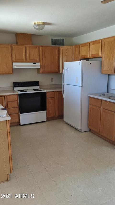 629 E Apache Cir, Benson, AZ 85602 photo 9