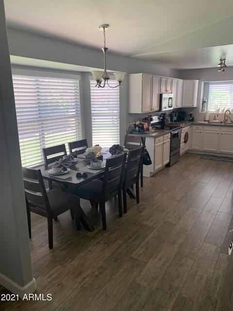 821 S Capistrano Dr, Gilbert, AZ 85233 photo 3